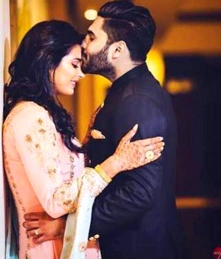"درد روح میں ہو تو دوا کام نہیں آتی🥀
کچھ تکلیفوں کا علاج صرف سجدہ ہے__"😔❤️