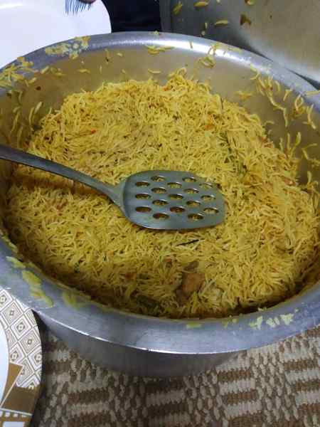 میرے پیارے بھیا نے دوبٸی سے بریانی بنا کر بھیجی سوچا آپ لوگوں کو بھی کھلا دوں