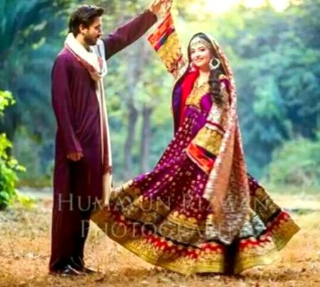 خوش  قسمت  ھے  وہ  جن  کا  کوٸ  دوست  ہوں