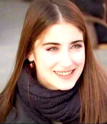 Hazal Kaya!