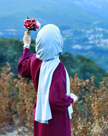 یہ کوشش ضرور کرنی چاہیے کہ جن لوگوں کی خوشیاں آپ کی ذات سے وابستہ ہیں ان کے کسی بھی دکھ کے بعد لبوں پر آنے والی مسکان کی وجہ آپ ہوں۔
(حضرت علی کرم اللہ وجہہ)