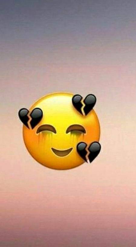 یار تھا،عشق تھا ،دنیا تھی خوشی تھی میں تھا
پانچواں تو یہیں موجود ہے چاروں کا نہ پوچھ