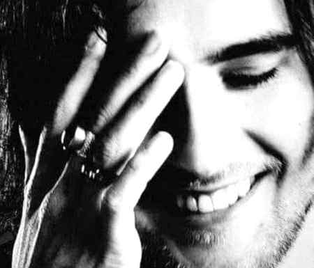 جو اعتبار کے قابل نہ تھا 

ہم اس کو اپنے راز بتا بیٹھے😔