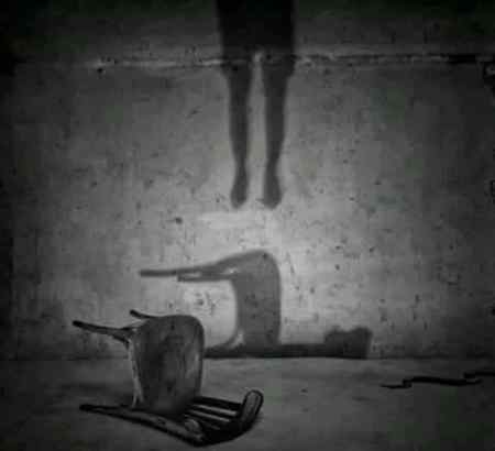 عشق لٹکا رہے گا پنکھے کے ساتھ 
لوگ نیچے اتار لیں گے ہمیں