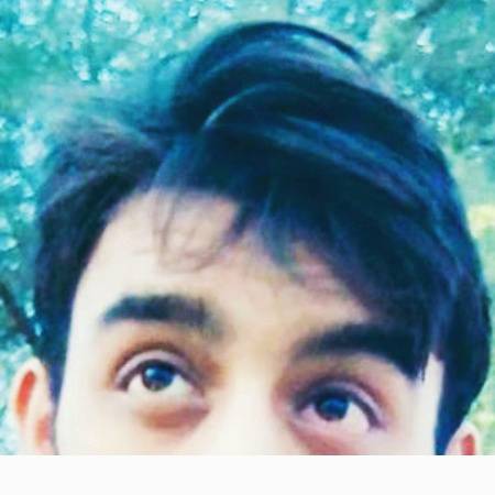 یہ حوصلے تسلیاں رکھئیے سنبھال کر

مرشد وہ میرا یار میری کائنات تھا!!🖤🖤🌹🌹love u all