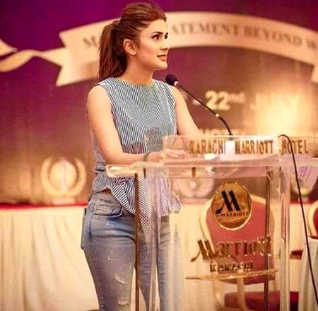 Kubra khan