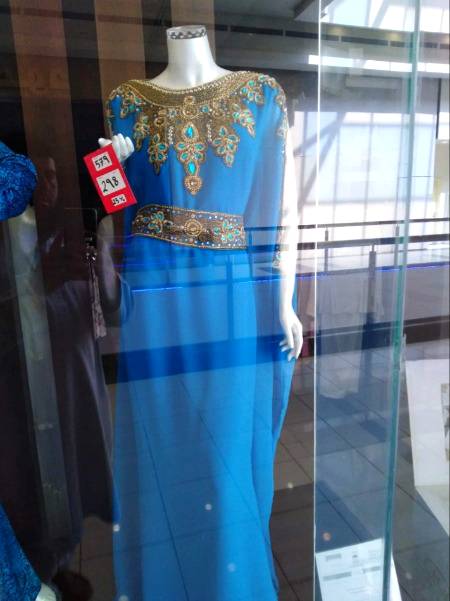 Heloo girls kis ko pasnd ha yeh burkha btaw osy gift dena ha☺☺😊😊