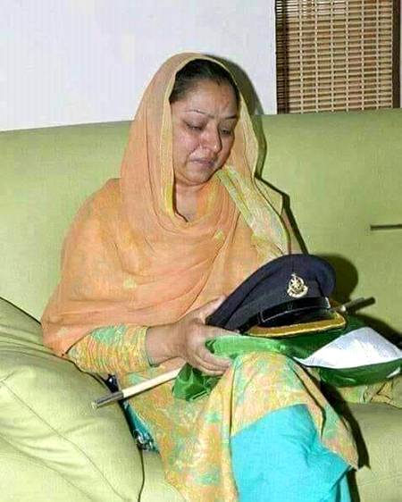 وطن جب جیت جاتا ہے تو ۔۔۔۔۔۔
مائیں  ہار جاتی ہیں💔💔💔