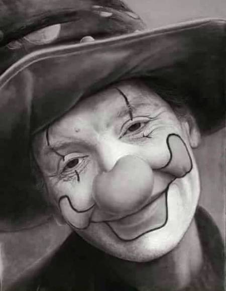 شرط اداسی سے لگا بیٹھی ہوں مسکرانا میری مجبوری ہے