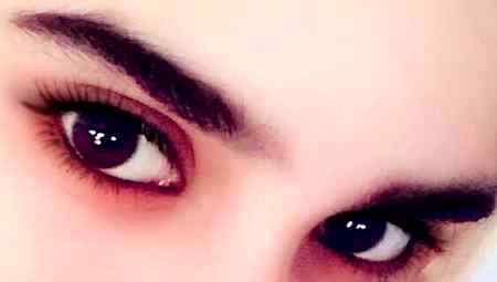 ankhon sy teri chin k basty hain ujaly

Jaisy k dareechy sy sehr jhank rhi ho .