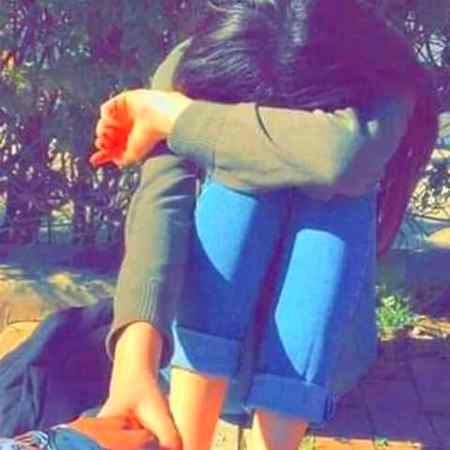 😍کہیں پہ کھو جائیں چل
😍جہاں رک جائیں یک پل