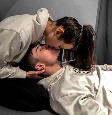 Lafz Saada Hain, Magar Kitne Pyare Hain
Tum Hamare Ho, Hum Tumhare Hain