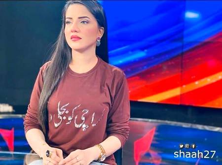 آج پہلی بار ڈرنے کی بجائے بجلی میں ہاتھ ڈالنے کو دل کر رہا ھے 🤏🤏