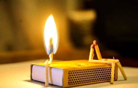 *اچھا ایک بات سُنیں...!*

*"حسد نہ کِیا کریں"*

*"جل جائیں گے آپ اور آپکی نیکیاں بھی"*

*دِل بڑا کر کے برکت کی دُعا دے دِیا کریں...!*

*یا اللّٰہ! نہ ہم کسی سے حسد کریں اور نہ کوئی ہم سے حسد کرے...!*
 *آمین ثم آمین یا رب