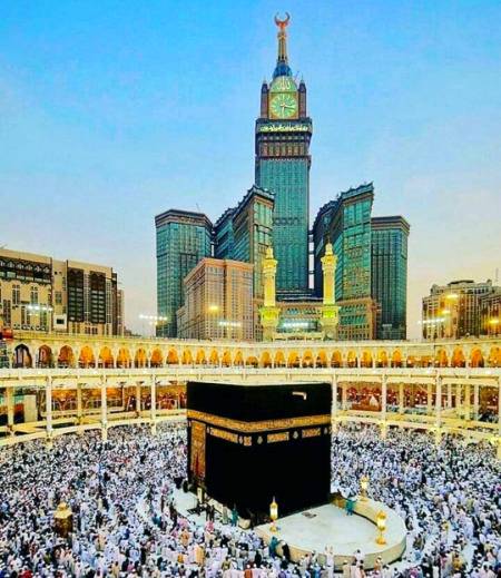السلام علیکم 🍂
دن بخیر 🍁

کسی کو اچھے عمل سے دلی خوشی دینا
ہزار سجدے کرنے سے بہتر ہے۔۔!!

__