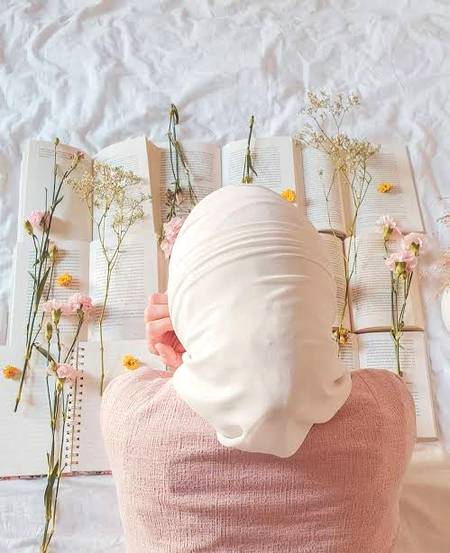 🌼زبان کا وزن بہت ہی ہلکا ہوتا ہے مگر بہت کم لوگ ہی سنبھال پاتے ہیں۔ 
🌼(حضرت علی کرم اللہ وجہہ)🌼