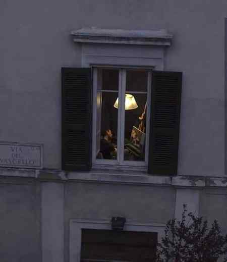 جانے والوں کا ایک ظلم یہ ہوتا ہے کہ وہ آنے والوں کیلیے ہمارے اندر جگہ چھوڑ کر نہیں جاتے. 
🥀🥀🥀☹️☹️☹️