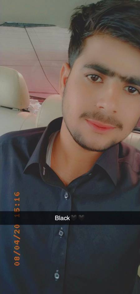 خود کو کیا سجاؤں؟___
دل میں ویرانیاں بڑی ہیں💔🙂