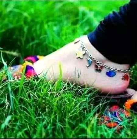 ﮬﻢ ﺍﭘﻨﯽ ﺫﺍﺕ ﻣﯿﮟ ﺍﯾﺴﺎ ---- ﻛﻤﺎﻝ ﺭﮐﮭﺘﮯ ﮬﯿﮟ .
ﮐﮧ ﻟﻮﮒ ﺑﮯ ﻭﺟﮧ ﮨﻤﺎﺭﺍ ------ ﺧﯿﺎﻝ ﺭﮐﮭﺘﮯ ﮬﯿﮟ 😍