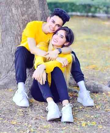 عشق کیجئے تو سدا کیجئے🥀
ورنہ زندگیاں تباہ نہ کیجئے 🔥
💞💞
Anum malik😍💕🔥😇