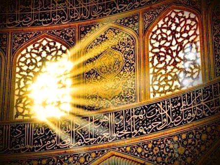 *بسم اللہ الرحمن الرحیم!*

*اور اپنے آپ کو انہی کے ساتھ رکھا کر جو اپنے پروردگار کو صبح شام پکارتے ہیں اور اسی کے چہرے کے ارادے رکھتے ہیں (رضامندی چاہتے ہیں)، خبردار! تیری نگاہیں ان سے نہ ہٹنے پائیں کہ دنیوی زندگی کے ٹھاٹھ کے ارادے میں لگ جا۔ دیکھ اس کا کہنا نہ ماننا جس کے دل کو ہم نے اپنے ذکر سے غافل کردیا ہے اور جو اپنی خواہش کے پیچھے پڑا ہوا ہے اور جس کا کام حد سے گزر چکا ہے.*

سورہ الکھف ۱۸:۲۸