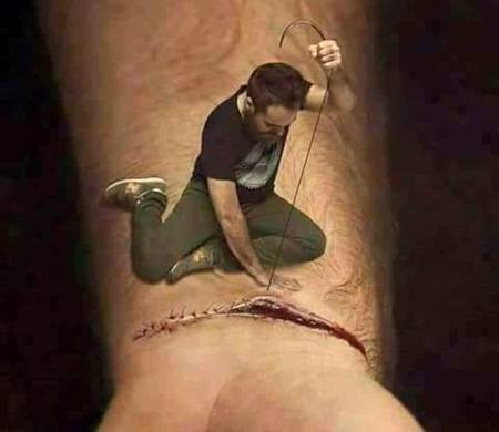 لباس منافقت مجھے پہننا نہیں آتا
مخلصی نے ہر جگہ مروا دیا.…!!!