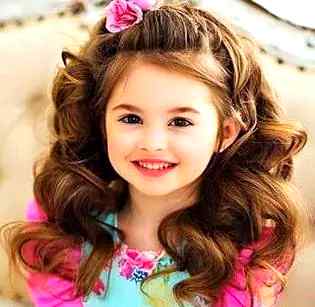 Kitni cute doll hy