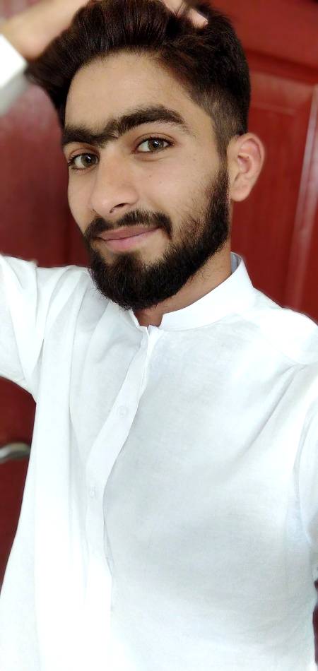 mein aisa e hon na cute hon na handsome bs guzara hai