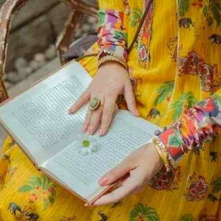 مسلسل جاری ہے ،مجھ میں ہی تعمیر میری:
کہیں سے روز بنتی ہوں تو کہیں سے روز ٹوٹ جاتی ہوں😫