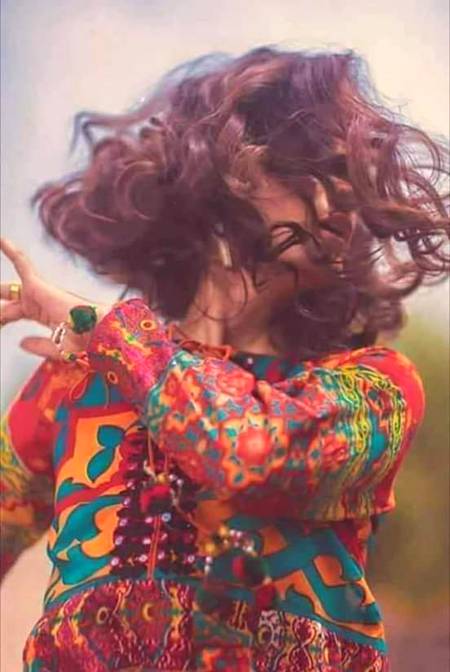 حسب ضرورت سا حسن ہے

تم حسب توفیق سا چاہ لینا..😑