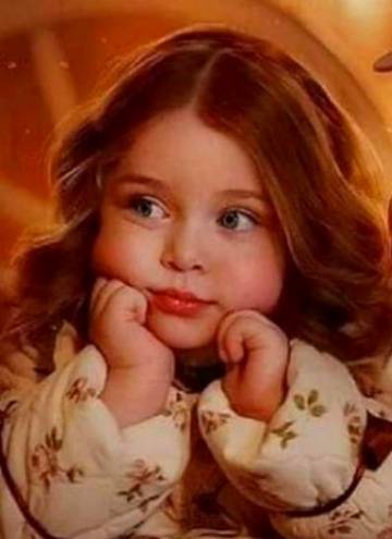 زندگی گود میں بیٹھا ھوا بالک تو نہیں 
اس کو بانہوں میں اچھالا نہیں جاتا اماں


کیسے نکلے گا اندھیروں سے میرے بخت کا چاند 
اس کے اطراف سے ھالا نہیں جاتا اماں
مُجھ میں معصوم سی تیری بیٹی ابھی باقی ھے جس کی ضِد کو کبھی ٹالا نہیں جاتا اماں