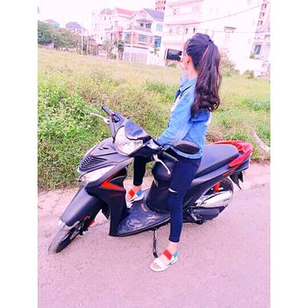 Abhi Sheesha Hun Sab Ki Aankhon Mein Chubhti Hun, Jab Aaina Banungi Saara Jahaan Dekhega....Um e Hani Rajpoot