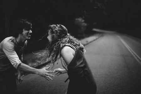 آفتون کے دور میں 
چین کی گھڑی ہے تو 
میری زندگی ہے تو...😍😘