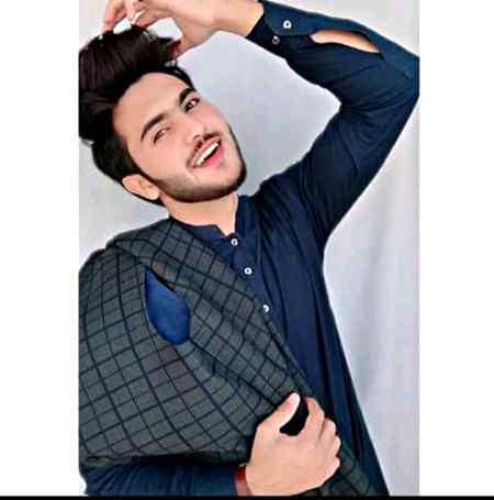Good nooon fans👈ek do lines my name 😛😍bolo