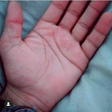 Hath pakarh ly ab b tera ho skta hu m bheerh bht h is mely me kho skta hu m r 1 masoom s bacha ab b zinda h mujme choti choti bato pe ro skta hu m. 😓