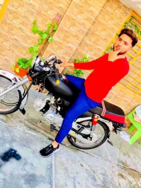 میں مگن ہوں اپنی دنیا میں🥰😍 اور میری دنیا تم فقط تم ہو ۔۔😊🙈 romii.m1