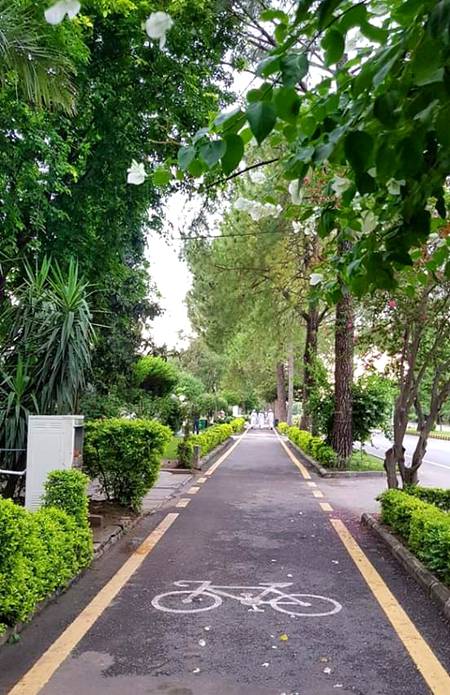 Ye yurap nhi mera pyara Islamabad hi