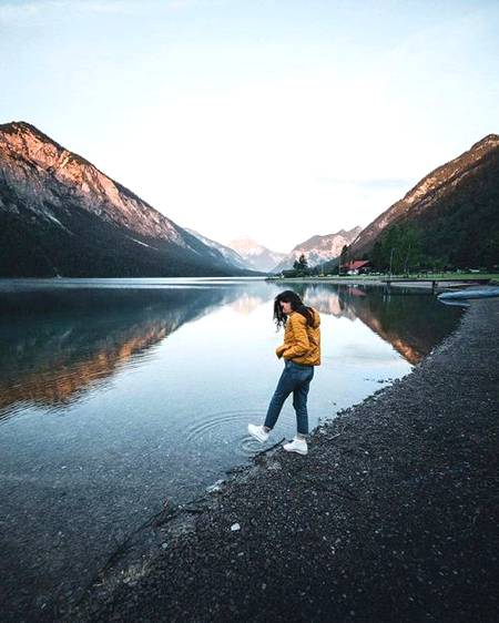 Travelling page🔥🔥