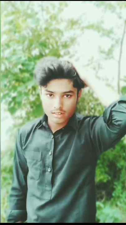 لمحے صدیاں بگاڑ دیتے ہیں😒😒