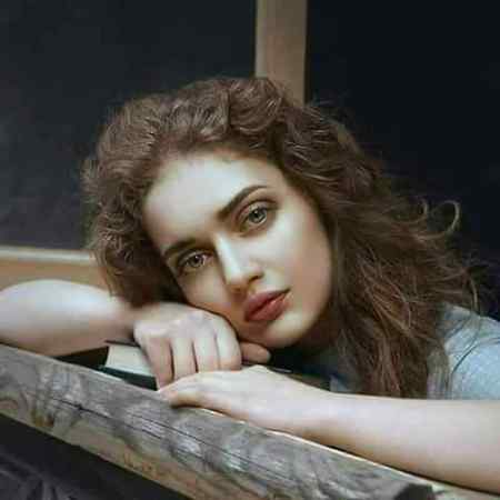 جن مردوں کو لگتا ہے نا کہ عورت کو رولانے سے تڑپانے سے اور ترسانے سے اُس کی محبت شدت اختیار کرتی ہے ، تو ان کو بہت بڑی غلط فہمی ہے جب عورت آنسو بہاتی ہے تو رفتہ رفتہ اس کی آنکھوں سے آپ کی محبت بہہ جاتی ہے جس دن صبر آگیا ، آنسو ختم تو محبت ختم🌚