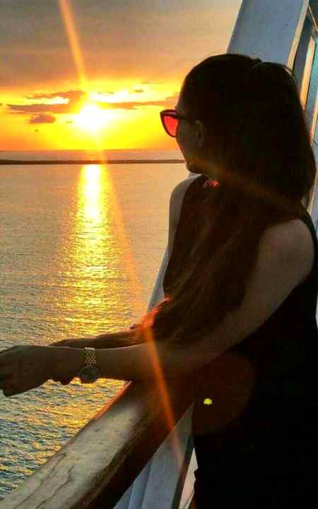 "- ہر وہ انسان دو ٹکے کا ہی ہے 
جو کسی کے دل میں جگہ بنانے کے بعد بہتر کی تلاش میں رہتا ہے! •💯🔥🙃

Ayza.💯🔥💔