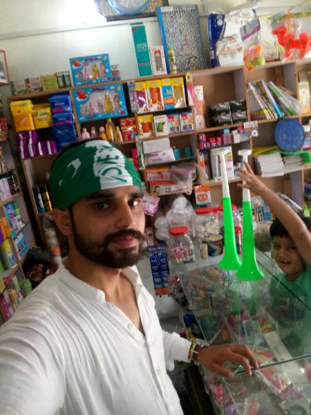 اپنی ہر سانس تیرے نام کرتے ہیں 🇵🇰
اے وطن ہم تجھے سلام کرتے ہیں 🇵🇰