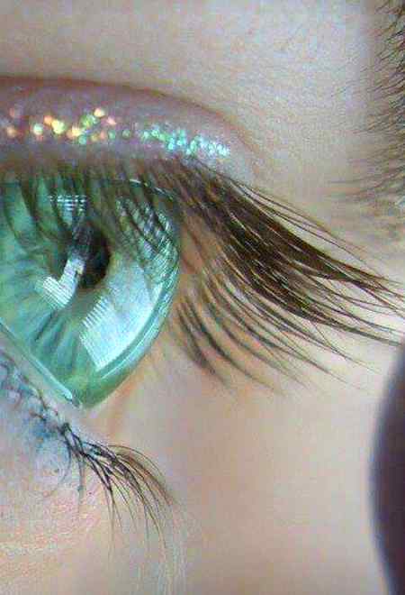 لکھ دینے سے، کہہ دینے سے،
بوجھ ہلکے کہاں ہوتے ہیں؟