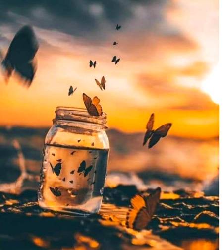 جی چاہے اس چارہ گر کا حال کبھی میں جان سکوں

اس کو تو معلوم نہ ہو گا ہاتھ سے چھوٹے ہاتھ کا دکھ