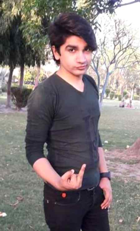 Jisny Mjhy 2 Din Se Tuchr KiyA Hein ...Mere Ugli Pe Charh Ke Daka Khaai 😑😑