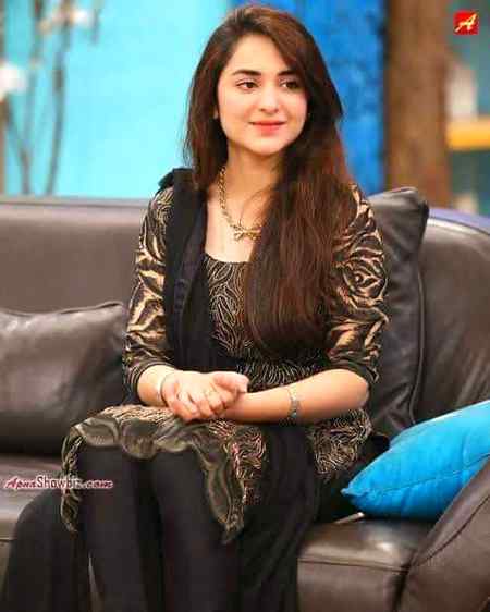 Beautifull yammna zaidi