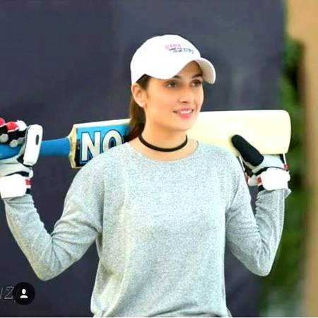 Ayeza khan