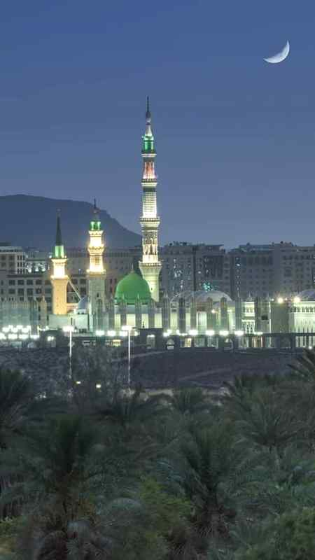 خاک ہوں مجھے قدموں سےلگاۓ رکھنا. میرے سرکار میری ہر بات بناۓ رکھنا...