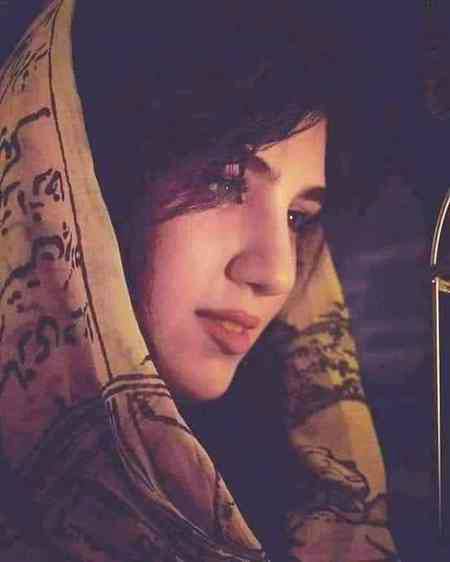 ہم نے محبت کا بھرم سب سے جدا رکھا ہے 

ذکر ہر بات میں تیرا ہے مگر نام چھپا رکھا ہے