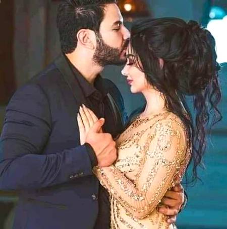 تجھے ہم اور کسی کا نہ ہونے دیں گے کبھی
تُو بھا گیا ہے ہمیں ' خود کو اب ہمارا سمجھ😘🙈